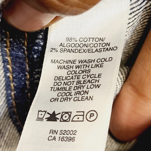 DKNY | Women's Vintage Full Zipper Dark Denim Cropped Jacket (Size Large) - Picture 5 of 15